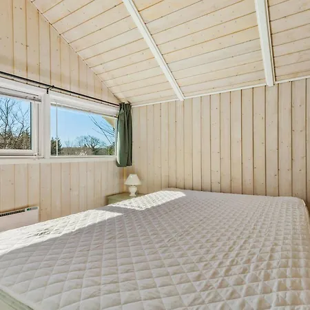4 Bedroom Awesome In *
