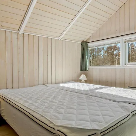 Holiday home 4 Bedroom Awesome In *