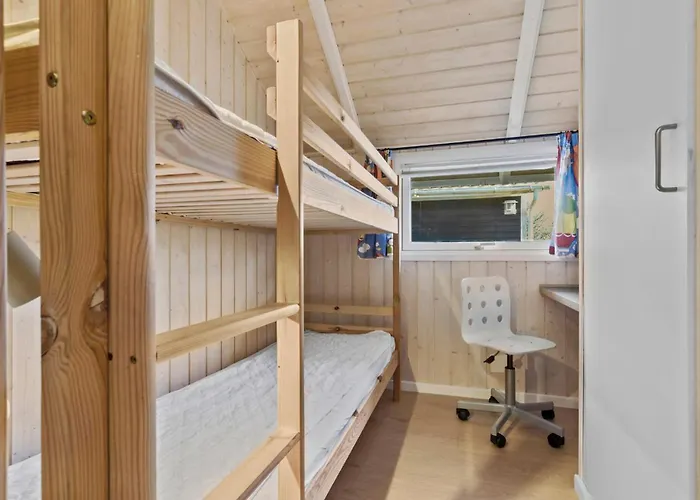 Feriehus 4 Bedroom Awesome In